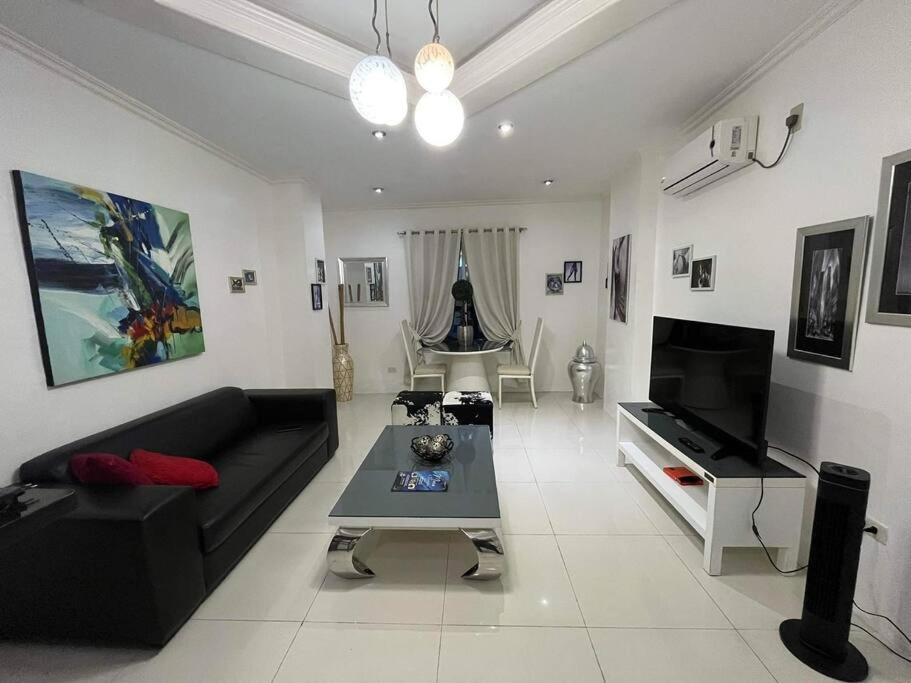 Kandi Big 1 Bedroom King Bed, Free Housekeeping, Wi-Fi Angeles Exterior foto